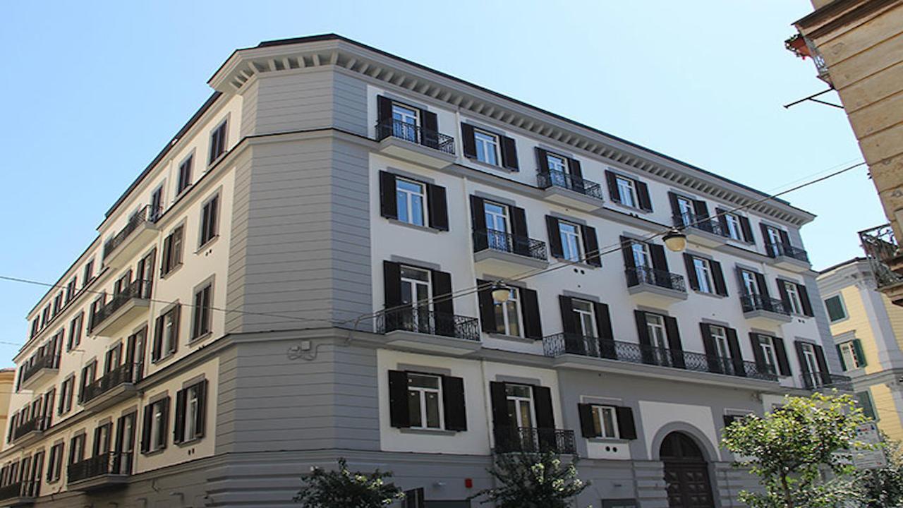 Duomo Regina Apartments Napoli Bagian luar foto