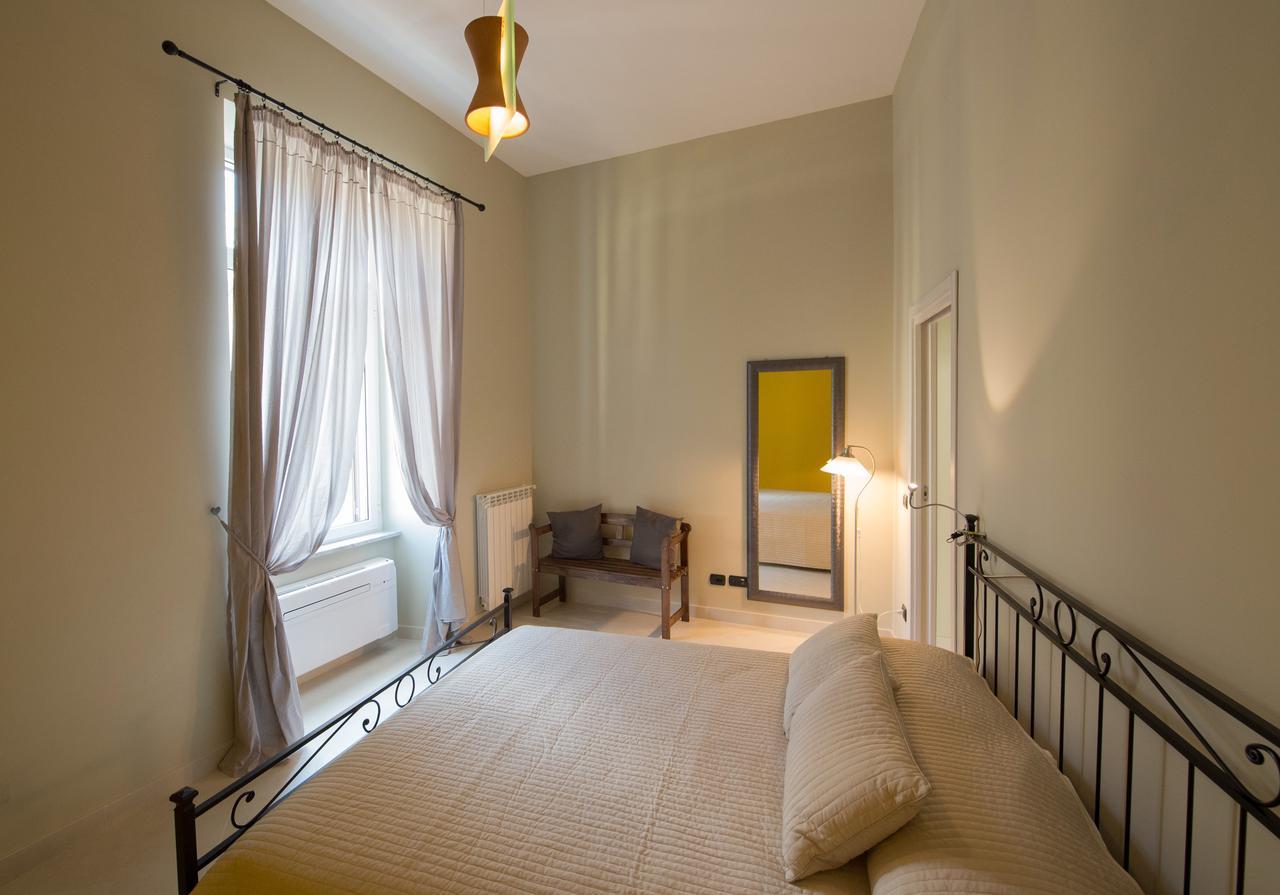 Duomo Regina Apartments Napoli Bagian luar foto