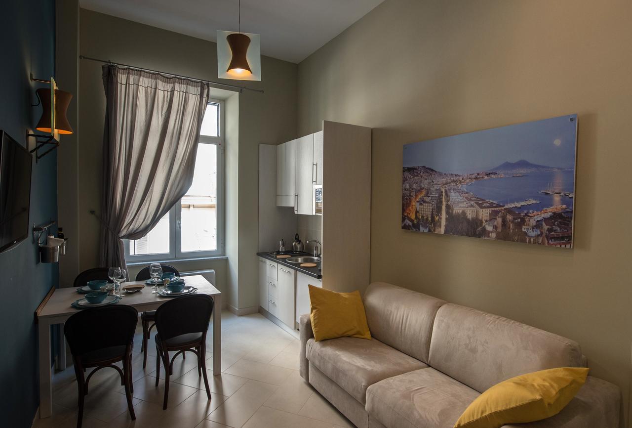 Duomo Regina Apartments Napoli Bagian luar foto