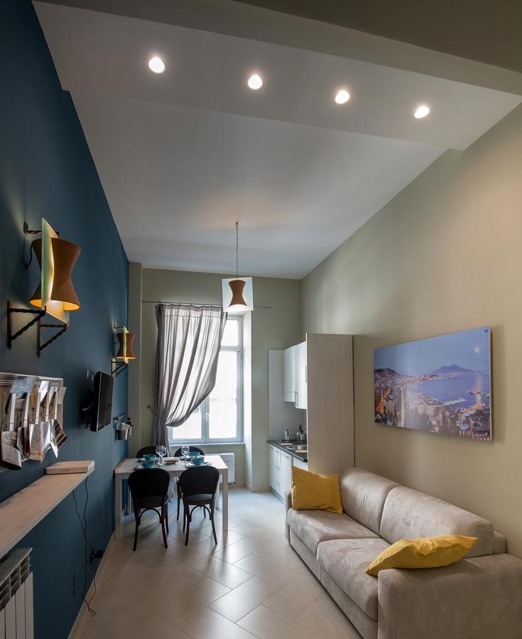 Duomo Regina Apartments Napoli Bagian luar foto